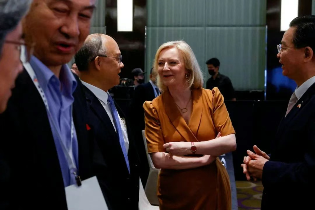 先下台再窜台,必须揭发