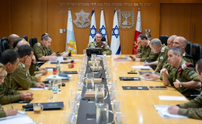 内塔尼亚胡地图开疆,中东炸锅!以色列内部大佬:别疯了,快没子弹了!“大以色列”扩张计划,能成功吗?