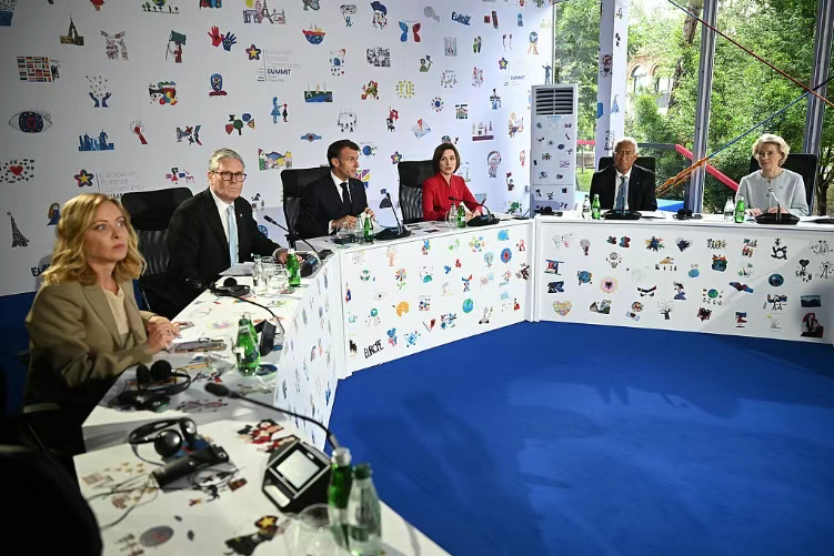 相爱相杀:小马哥不仁,就休怪老娘不义!