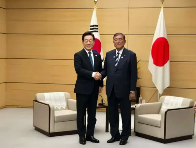 踏上访美专机前，李在明表态不是“亲中派”，什么信号？