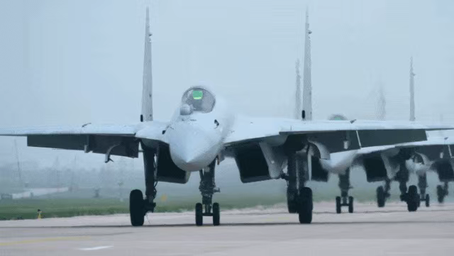 中国即将亮出长剑，给他们点颜色看看的时候到了！