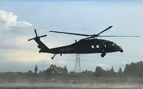 飞行神话！解放军老黑鹰40年照飞不误，直-20锋芒毕露续写传奇