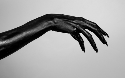 嗟来之食吃多了，肚子要痛的