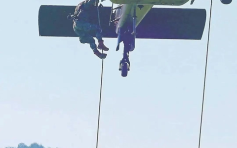 新82无后坐力炮疑似装备！