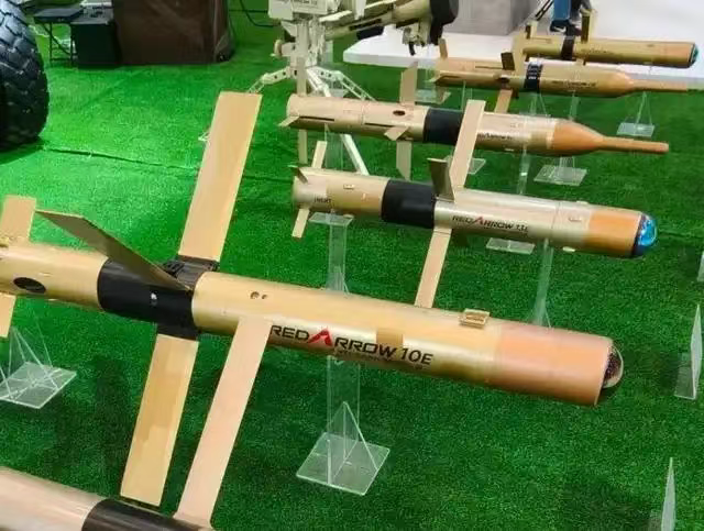 开瓢利器！全世界最强中型反坦克导弹，一发就让M1A2坦克爆头