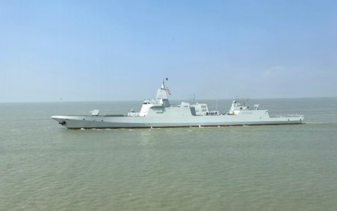 新一批055即将服役，没有电磁炮，更没有核动力，性能依旧暴涨