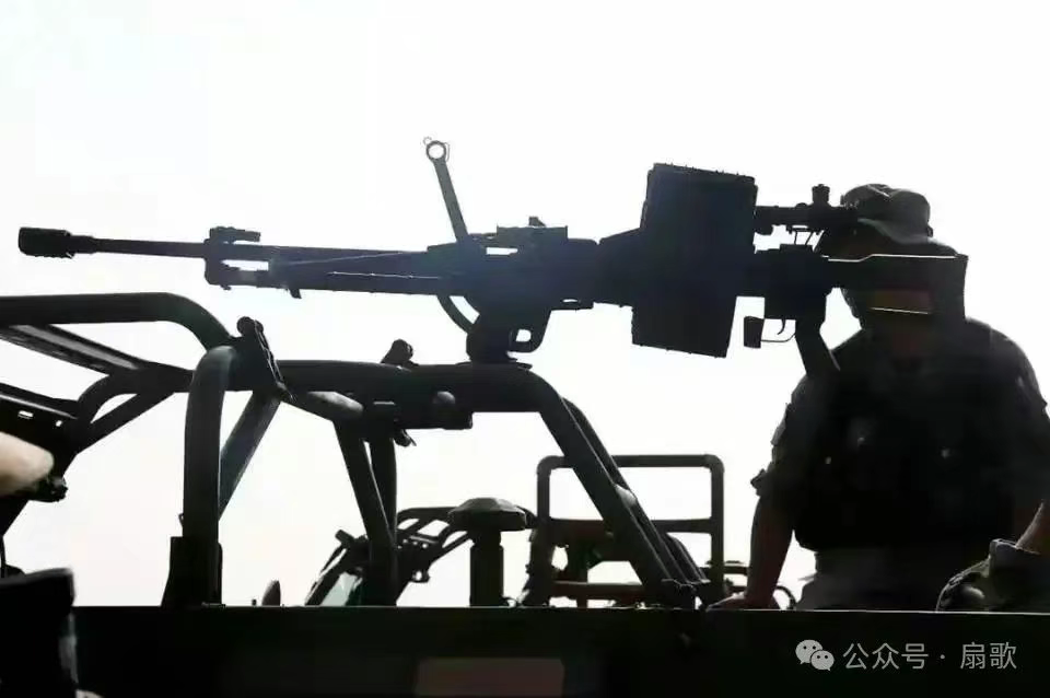 8.6 毫米机枪在山地、丛林条件下的使用与优势!