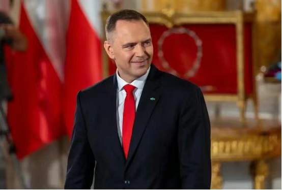 特朗普9月3号在白宫会见波兰总统,不来北京了?