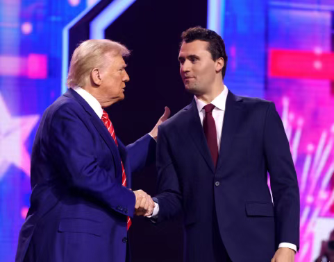 全美哀悼白宫半旗，MAGA国师查理·柯克被当众枪杀