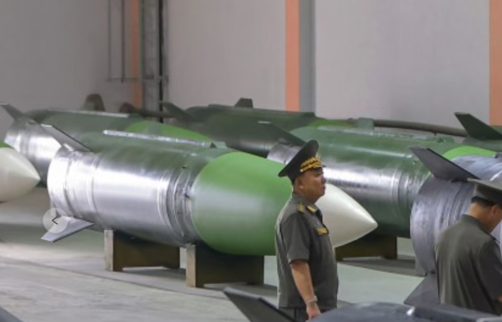 种庄稼！启程参观世界最强导弹家族前一天，金正恩视察“导弹农场”