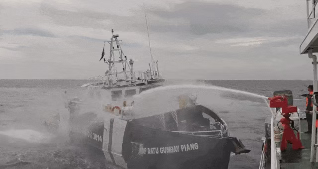 菲律宾,举白旗!