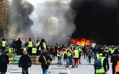 法国危机：西方模式的破产征兆？