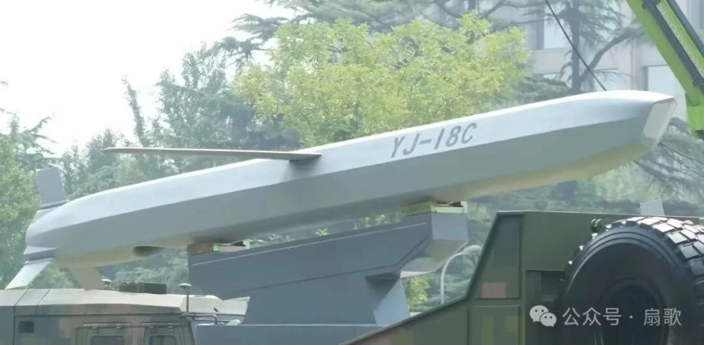 运-20发射鹰击18C--隐身巡航导弹的饱和打击！