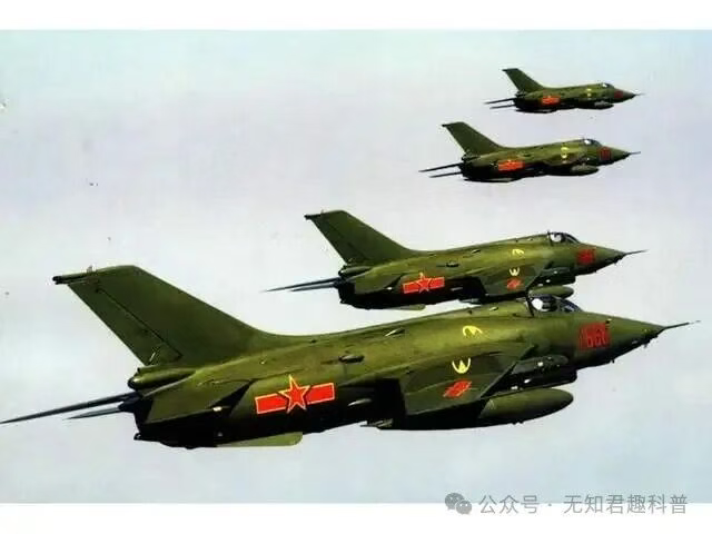 强-5为何被称为五爷?单程死神核弹狂飙,共和国最强初代核战机