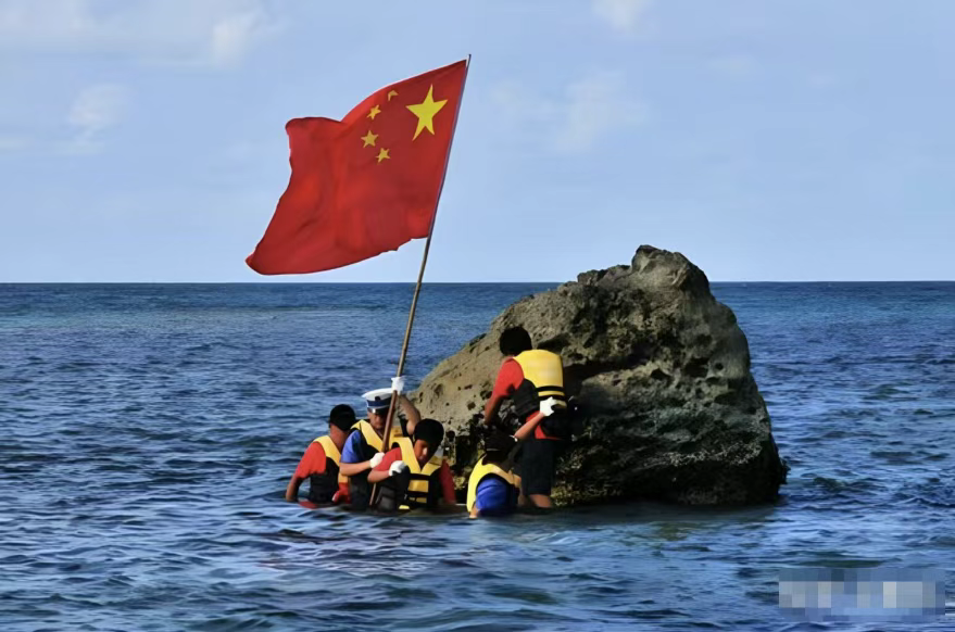 黄岩岛爆发水炮海战,菲公务船被打出白旗