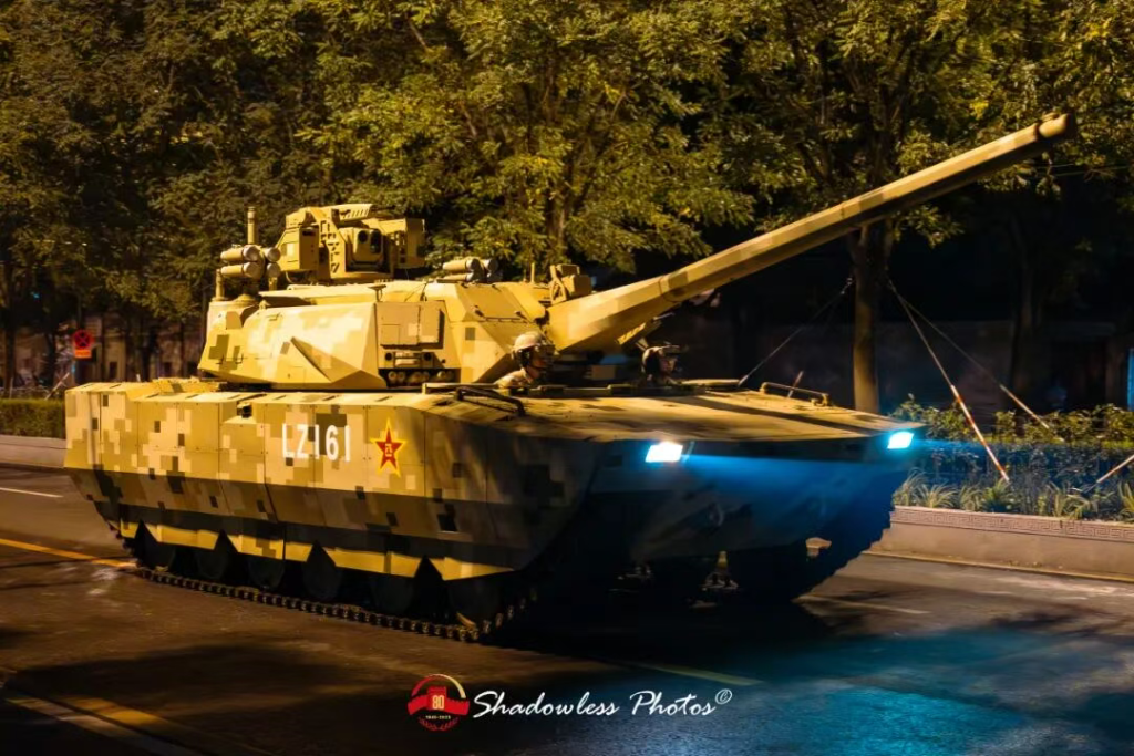 高超弹彻底“白菜化”、陆海空战略重器全部上新,九三阅兵亮点真是太多了!