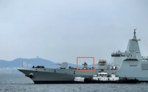 055大驱新设备曝光！舰艏出现外形“怪模怪样”的设备是干什么用的？