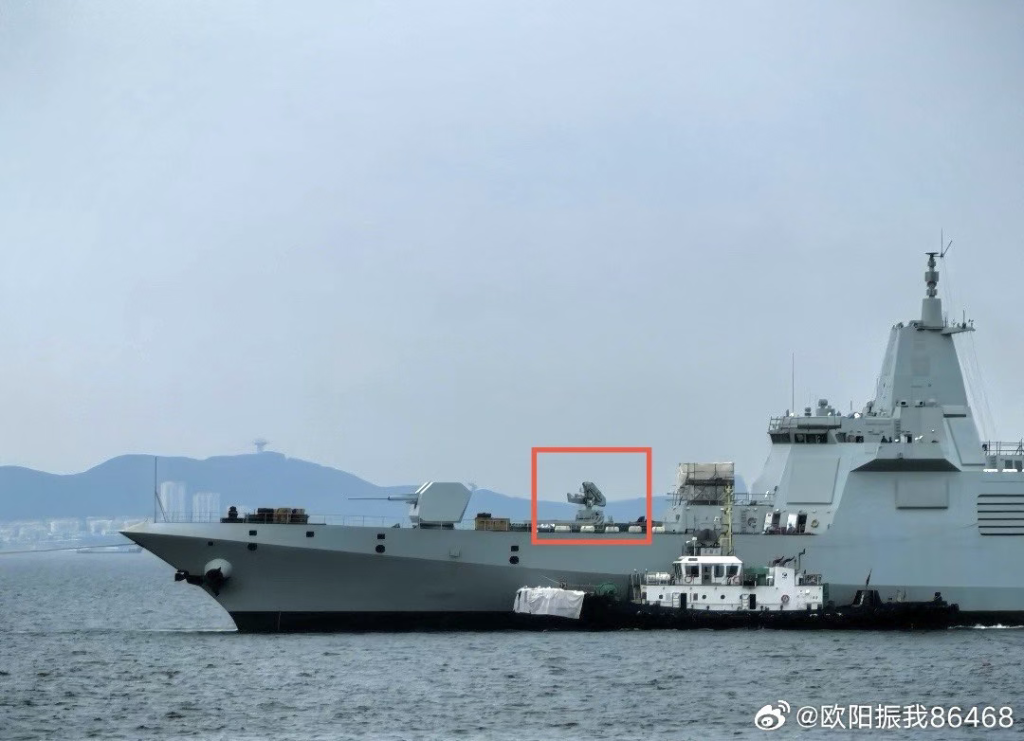 055大驱新设备曝光！舰艏出现外形“怪模怪样”的设备是干什么用的？