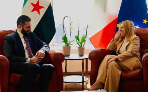 美国迎来一位最特殊客人，世界哭笑不得