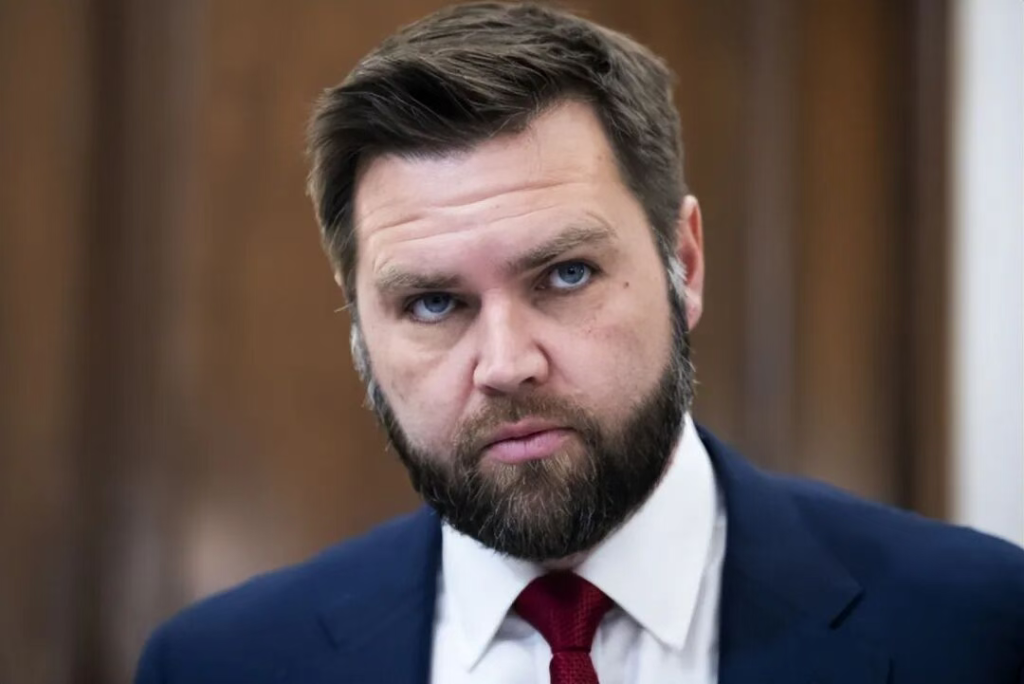 万斯有话直说,等特朗普有个三长两短,他有信心顶上总统之位