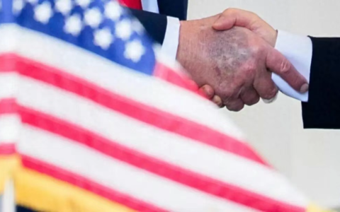 万斯有话直说，等特朗普有个三长两短，他有信心顶上总统之位