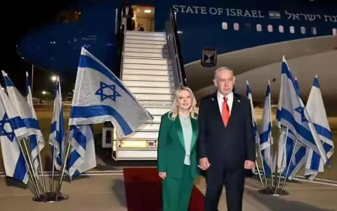 新玩法，“天上躲猫猫”！