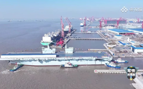 下水不到9个月就试航？076型“四川”舰舾装进度惊人，一年建造20艘不成问题？