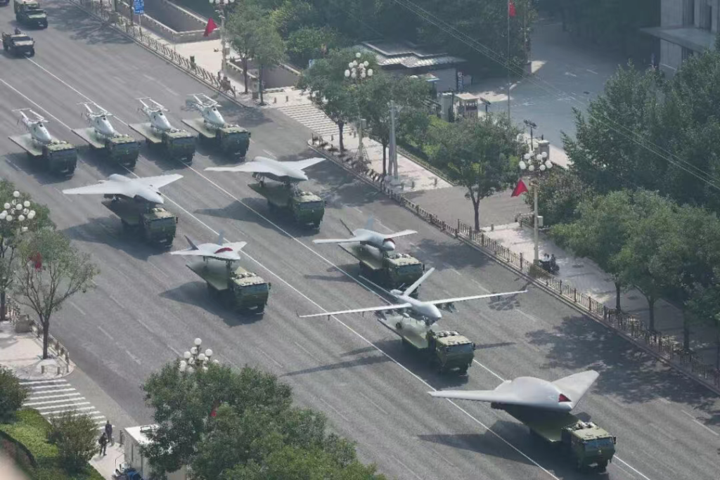 尺寸比歼-10还大，中国两款“无人制空机”全球绝无仅有，已具备7代机雏形！