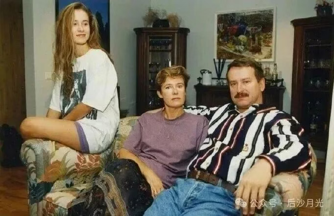 她是何方妖孽?竟说中俄对二战胜利没什么贡献!