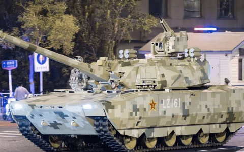 不搞甲弹对抗的100式不是轻量化主战坦克