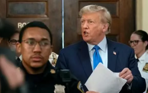 93阅兵，特朗普熬夜观看，在社媒上发了一句话，吓得日本一身冷汗