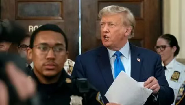 93阅兵,特朗普熬夜观看,在社媒上发了一句话,吓得日本一身冷汗