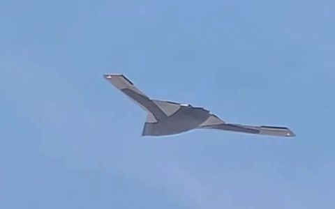 马兰神鹰至少有3种，一种洲际轰炸，一种环球侦察，第三种呢？