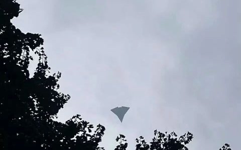 南边六代机新图曝光，尾喷口再度优化，为高速而改？