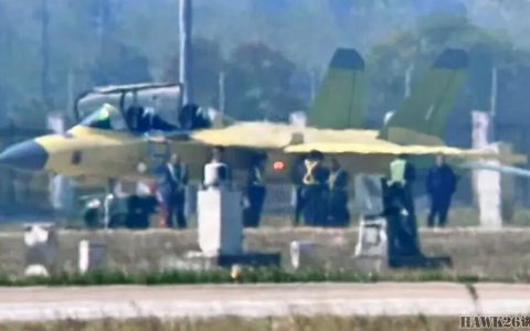 海外谈中国：新型教练机首飞成功 或将在航母上起降 发展前景广阔