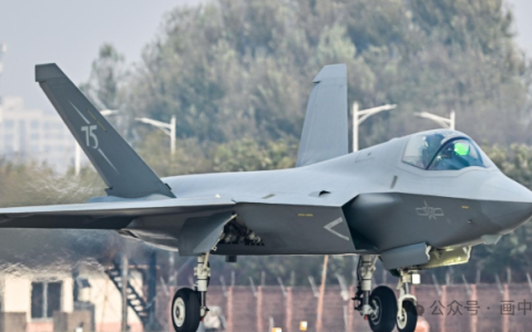 巴10架歼-10CE传将转交伊朗备受关注！歼-35产线罕见公开亮相震撼军圈，中国五代机出口格局或将提前掀起新高潮！