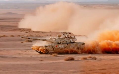 【真理专题】100坦克的魔幻现实主义