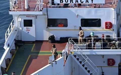 大俄油轮，被法国夺了