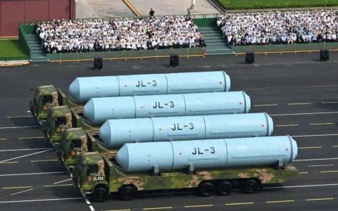 从追赶到领跑：中国潜射导弹技术已甩开俄罗斯，工业实力定胜负