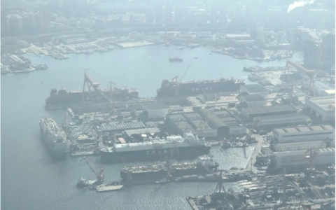 “新战场”开启后，美国不放心中国，遥控卫星过顶发现不寻常一幕