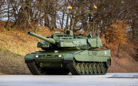 德国推出豹2A8主战坦克 全新制造 可防御反坦克导弹和无人机攻击