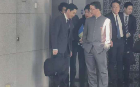 关键时刻，美国撤走导弹，中日网民都很失望！