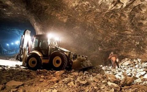 韩国狂砸2000万，拼命挖中国墙角，结果被越南‘反将一军’