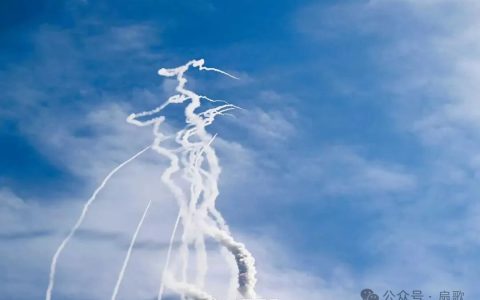 远程箱火对击“海马斯”，背后是东大的复兴！