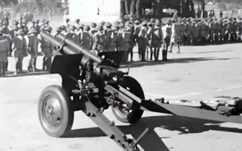 一战歼灭3个美式榴炮营！刚缴的105毫米重炮，立马就用上了