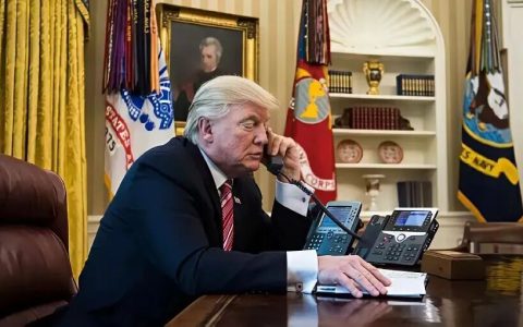 特朗普，惨遭打脸！