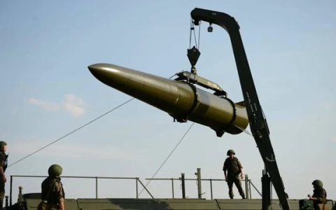 野心藏都不藏了，日官员曝光下一步计划，准备研制核武器