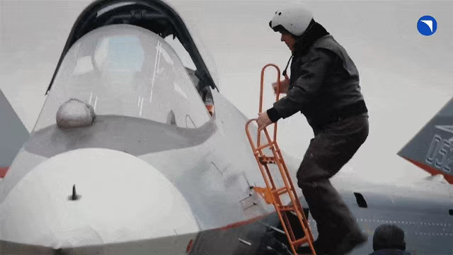 苏-57又换发动机了?产品-177装机成功首飞,中国国产四代大推已经遥遥领先了?