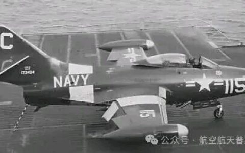 从平直翼到后掠翼：F9F 黑豹如何改写美国海军喷气时代的空战规则？