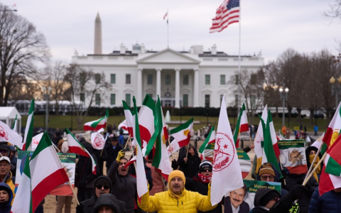 突发大规模骚乱，伊朗到底怎么了？